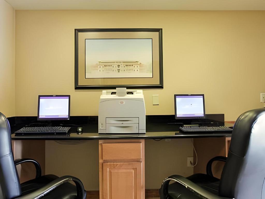 Comfort Inn & Suites Watford City Экстерьер фото