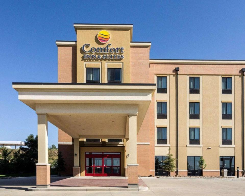 Comfort Inn & Suites Watford City Экстерьер фото