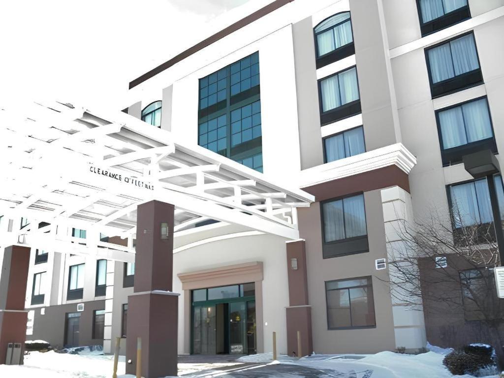 Comfort Inn & Suites Watford City Экстерьер фото