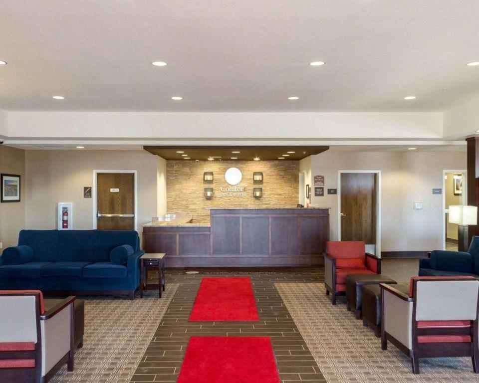 Comfort Inn & Suites Watford City Экстерьер фото